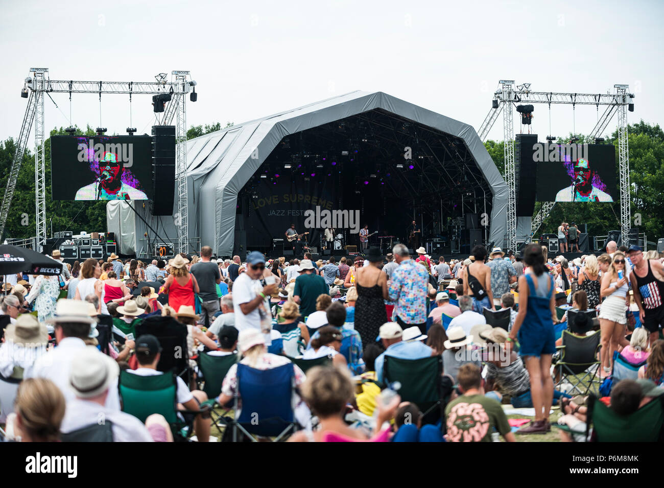 Glynde, East Sussex, 1st July 2018. Festival goers enjoy another scorching hot and humid day at Glynde Place, in the picturesque setting of the South Downs, for the final day of Love Supreme’s sixth consecutive festival. Credit: Francesca Moore/Alamy Live Newscolo Stock Photo