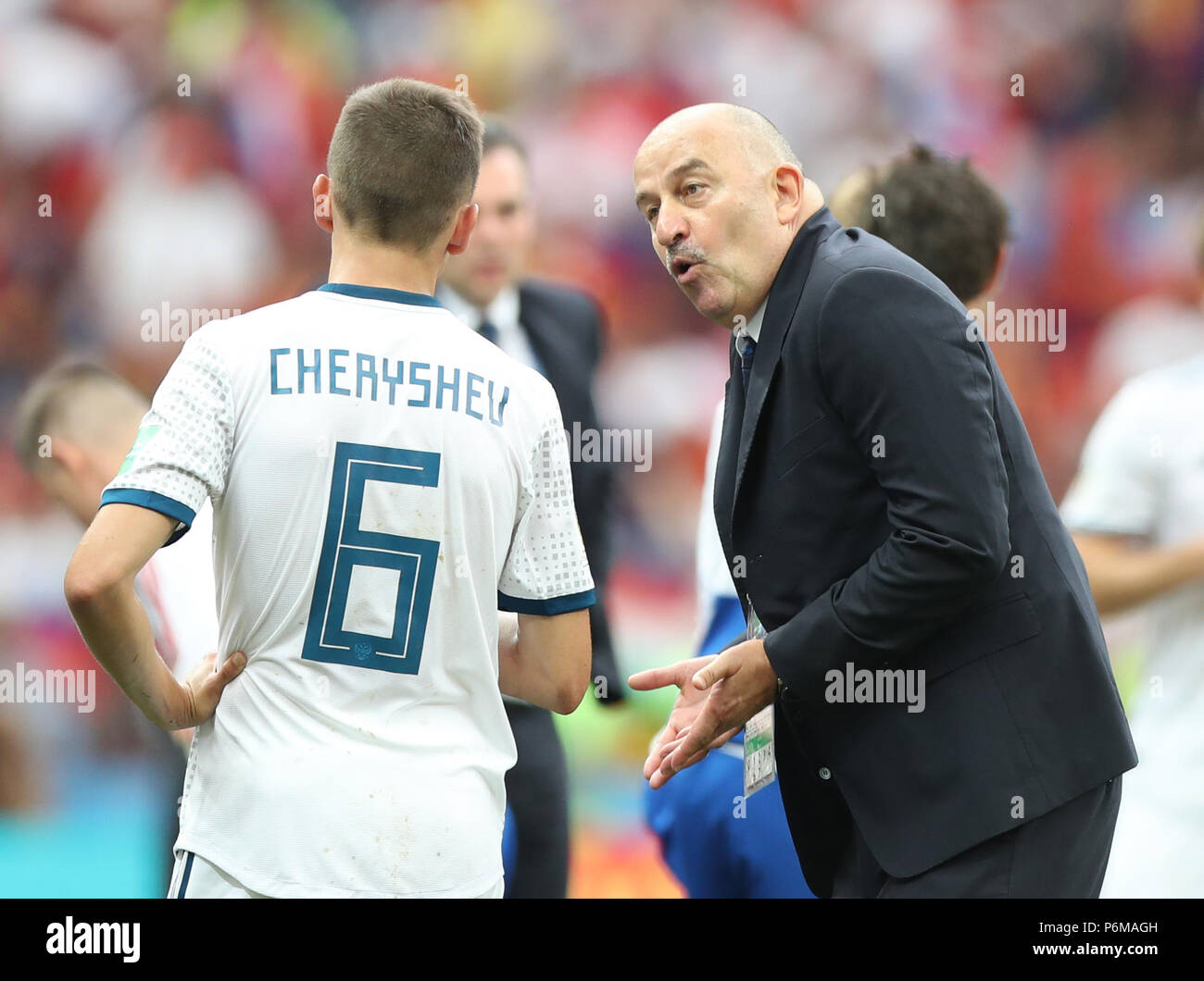 (180701) -- MOSCOW, July 1, 2018 (Xinhua) -- Russia's head coach Stanislav Cherchesov (R) talks to Denis Cheryshev before the extra time of the 2018 FIFA World Cup round of 16 match between Spain and Russia in Moscow, Russia, July 1, 2018. Russia won 5-4 (4-3 in penalty shootout) and advanced to the quarter-final. (Xinhua/Xu Zijian) Stock Photo