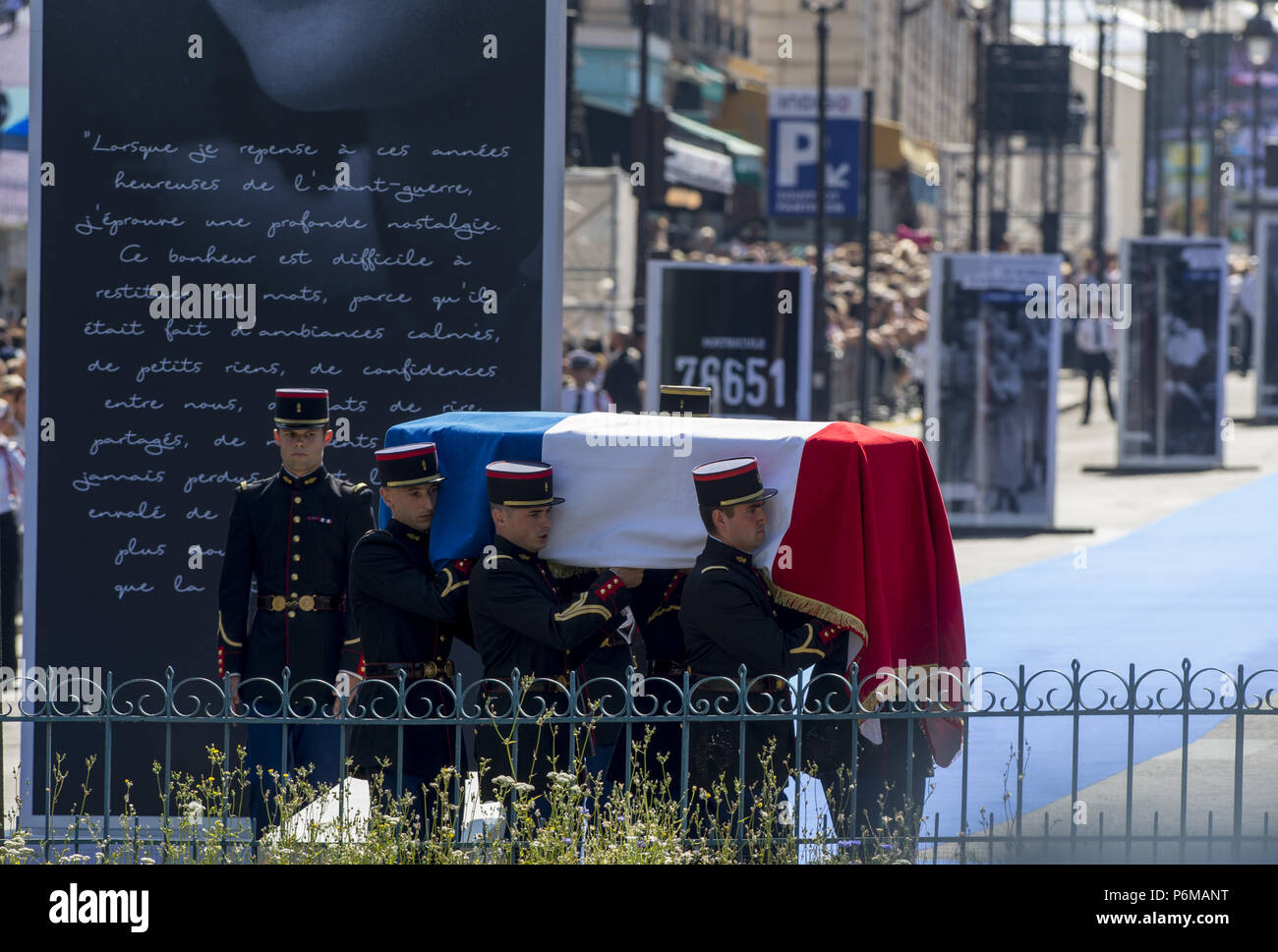 Paris, Ile de France, France. 1st July, 2018. Soldiers are seen carrying caskets of the deceased during the ceremony.Burial ceremony at the Pantheon of former French politician and Holocaust survivor Simone Veil and her husband Antoine Veil in Paris. Former Health Minister, Simone Veil, who passed away on June 30, 2017 became president of the European Parliament and one of France's most revered politicians by advocating the 1975 law legalizing abortion in France. Credit: Thierry Le Fouille/SOPA Images/ZUMA Wire/Alamy Live News Stock Photo