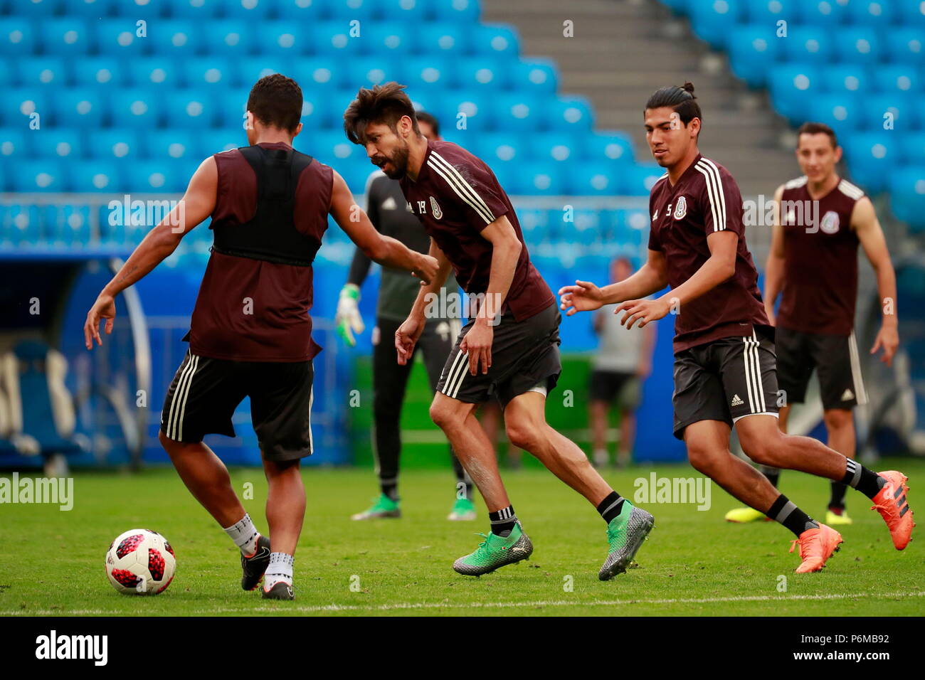 Mexico S Giovani Dos Santos Oribe Peralta And Erick Gutierrez During A Training Session At The Samara