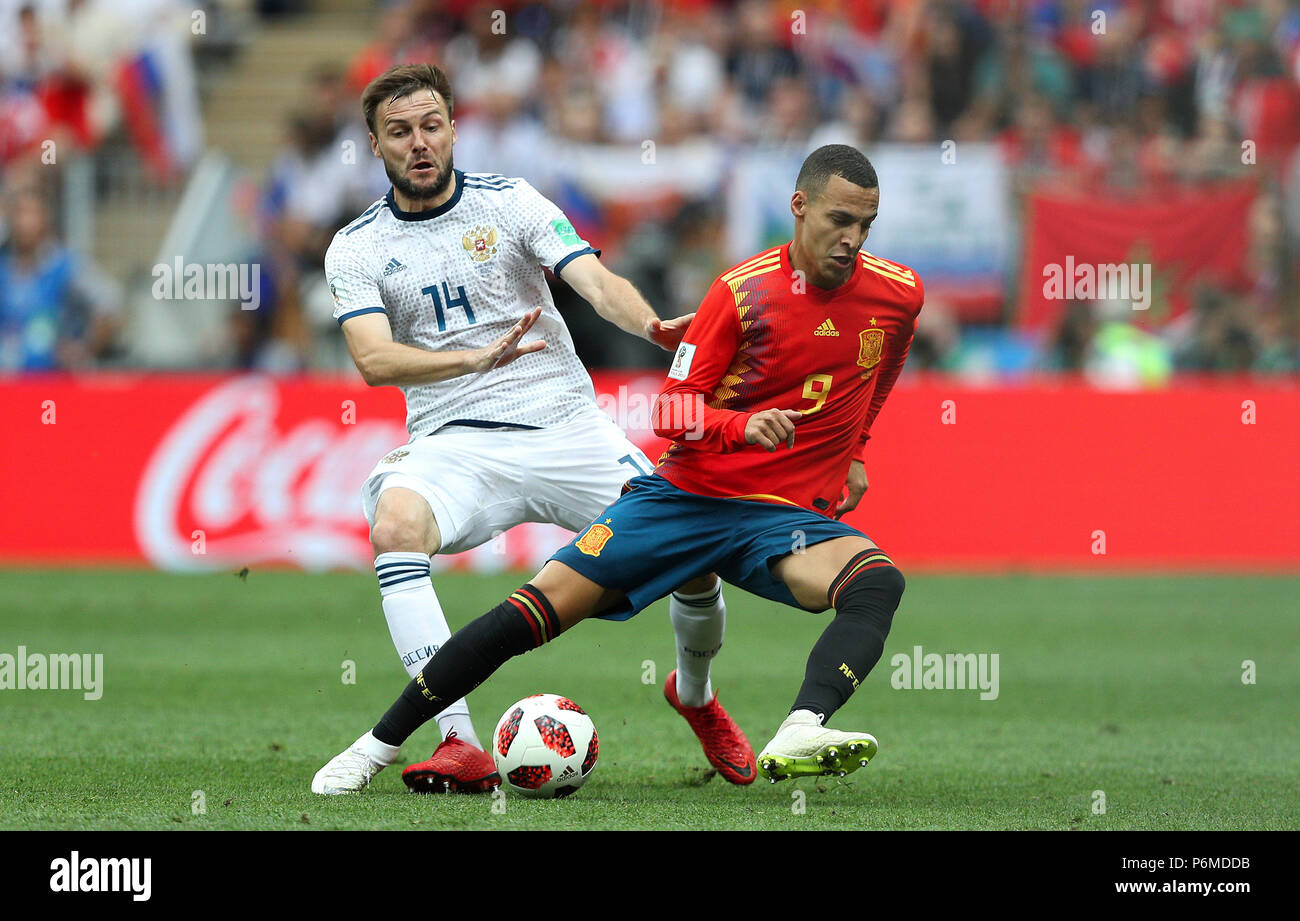 Moscow, Russia. 1st July, 2018.  Vladimir GRANAT of Russia and RODRIGO of Spain during the match between Spain and Russia, valid for the Eighth Finals of the 2018 World Cup held at the Luzhniki Stadium in Moscow, Russia. (Photo: Rodolfo Buhrer/La Imagem/Fotoarena) Credit: Foto Arena LTDA/Alamy Live News Stock Photo
