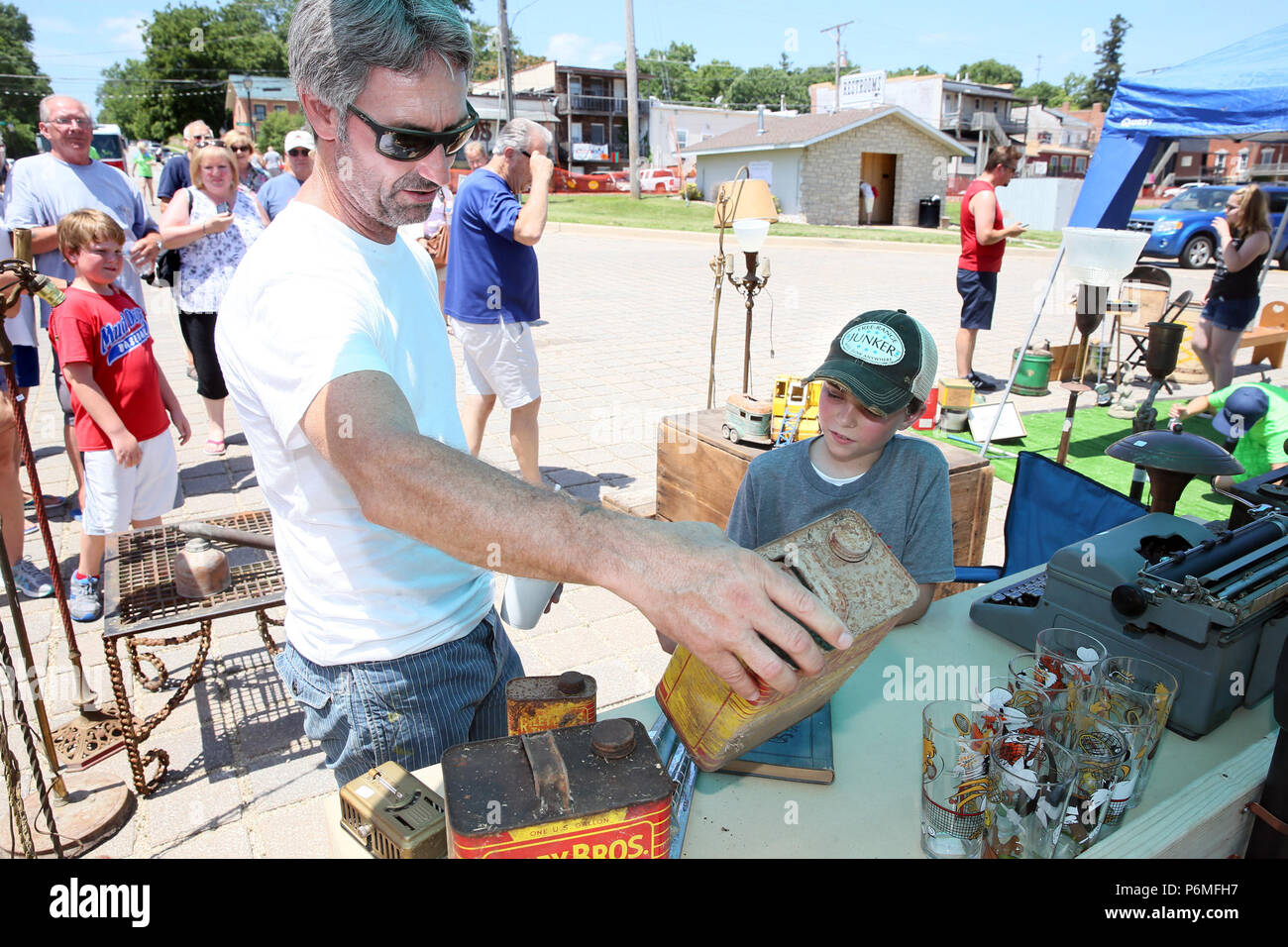 Le Claire, Iowa, USA. 30th June, 2018. Mike Wolfe from the History
