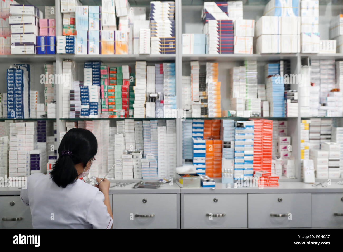 Hospital Pharmacist High Resolution Stock Photography and Images - Alamy