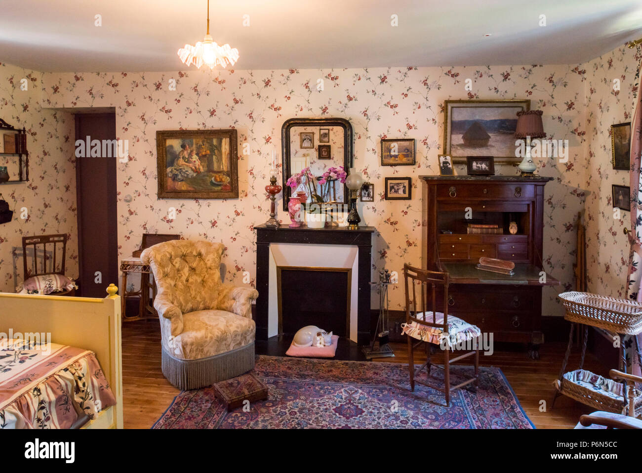 Monet house interior hi-res stock photography and images - Alamy