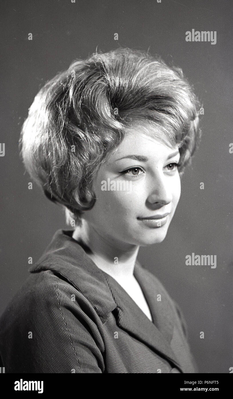 1950s, picture of an attractive young lady with a bouffant hairstyle from a professional photoshoot, England, UK. Stock Photo