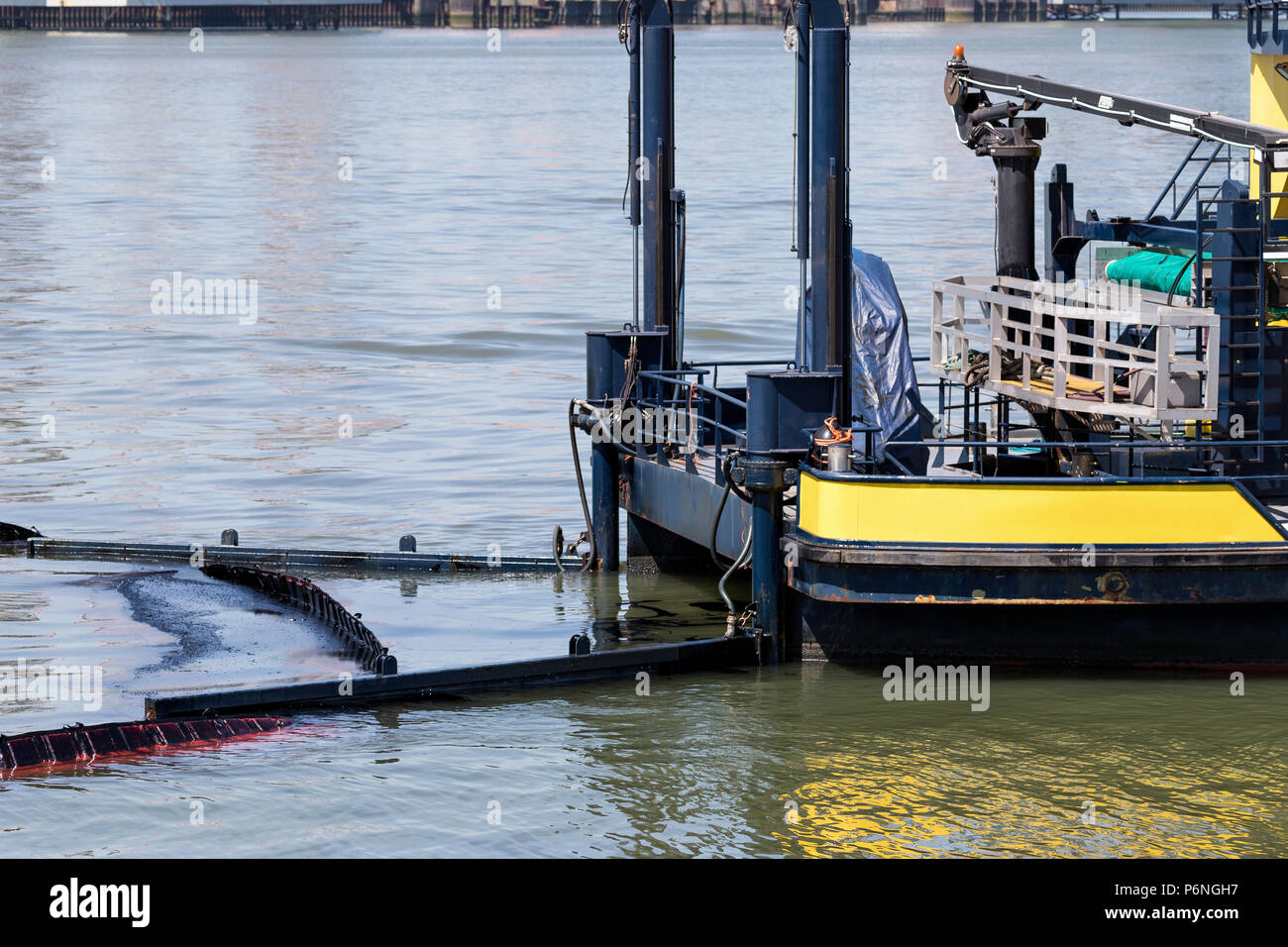 Oil spill response vessel hires stock photography and images Alamy