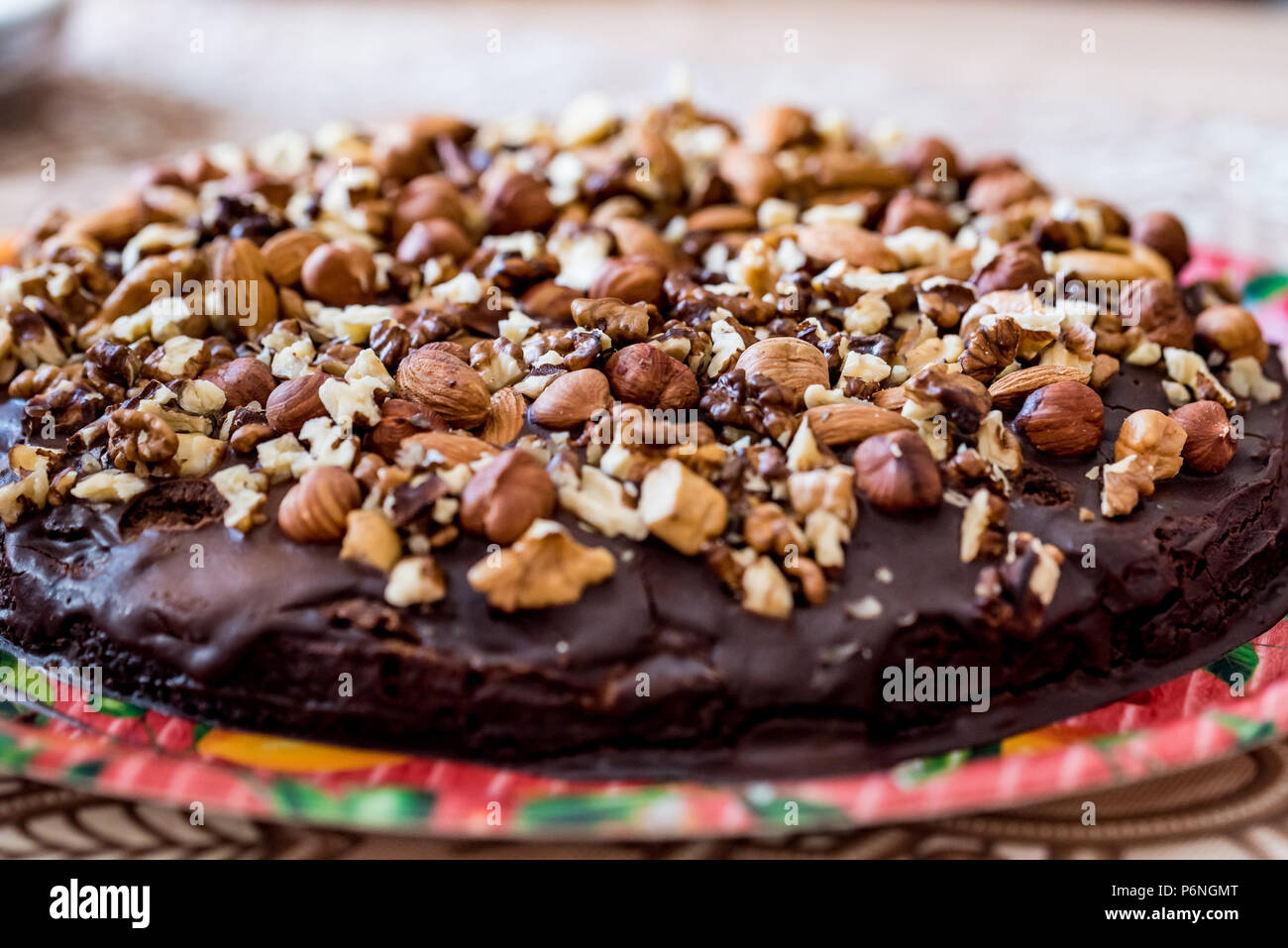 Whole frosted chocolate layer cake hi-res stock photography and images ...