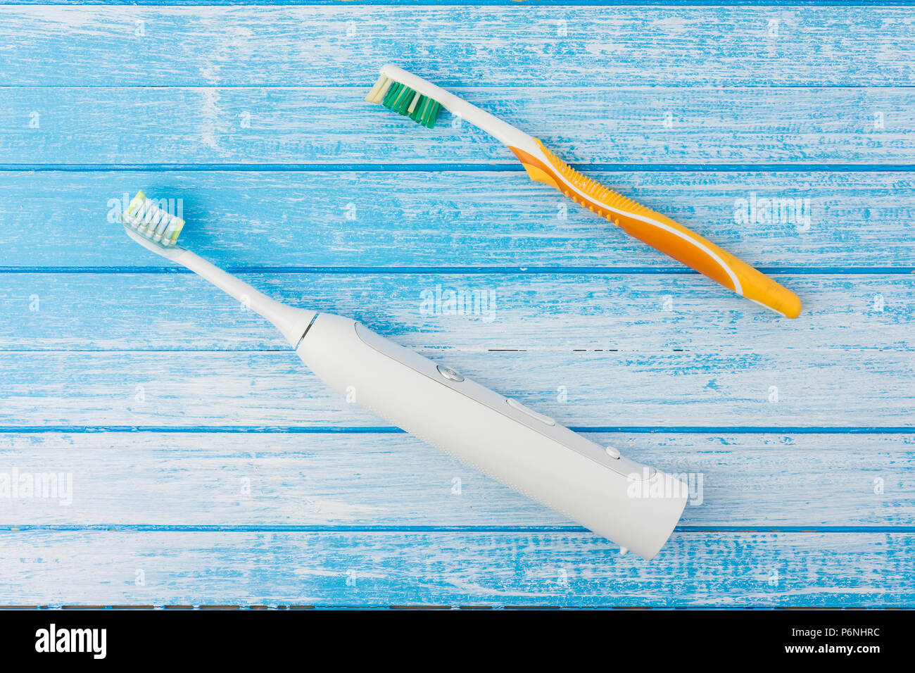 Manual toothbrushes hi-res stock photography and images - Alamy