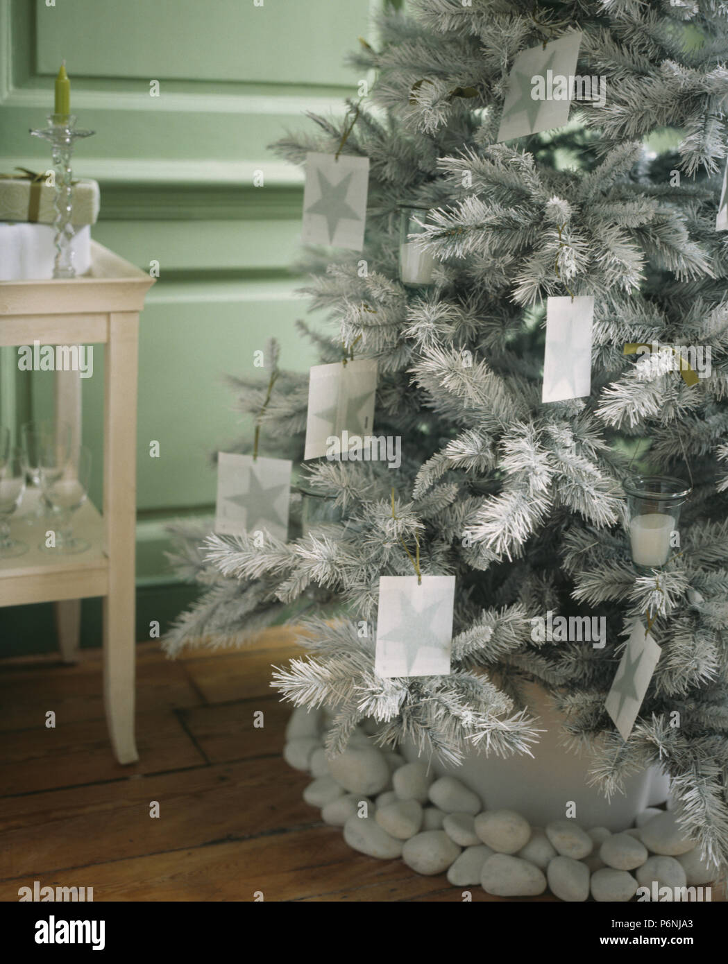 Sprayed trees hires stock photography and images Alamy