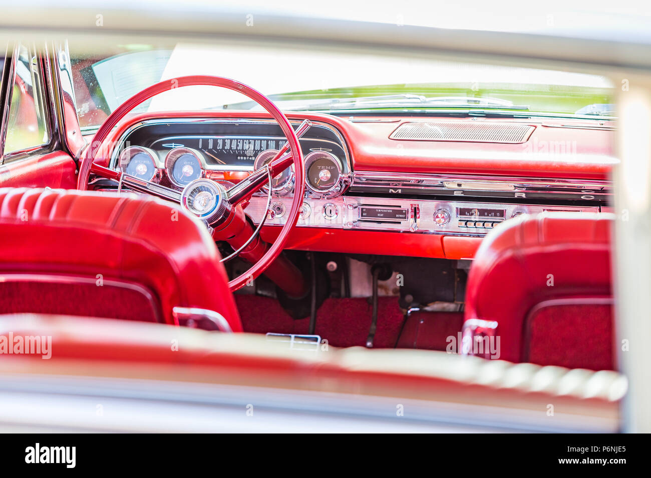 Instrument cluster hires stock photography and images Alamy