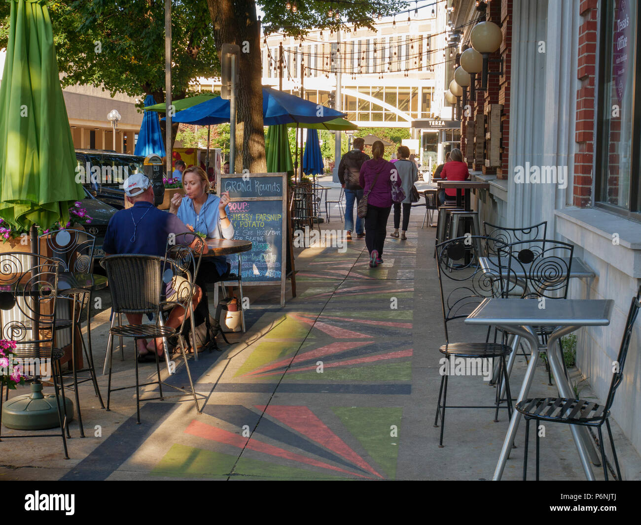 Sidewalk café on 3rd Street SW. Rochester, Minnesota. Stock Photo