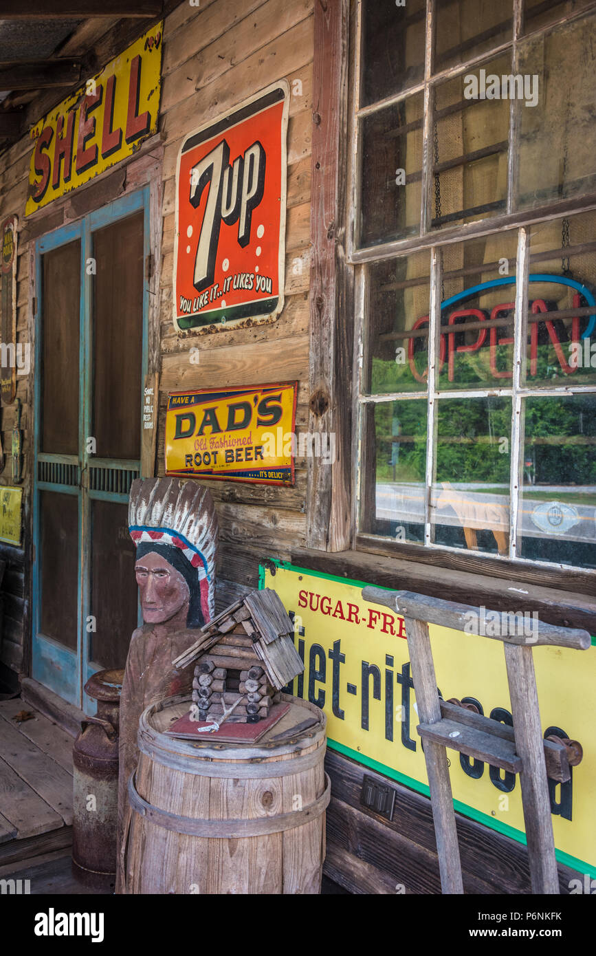 Front porch of Crazy Mule Arts & Antiques in the foothills of the Blue Ridge Mountains in Northeast Georgia. (USA) Stock Photo