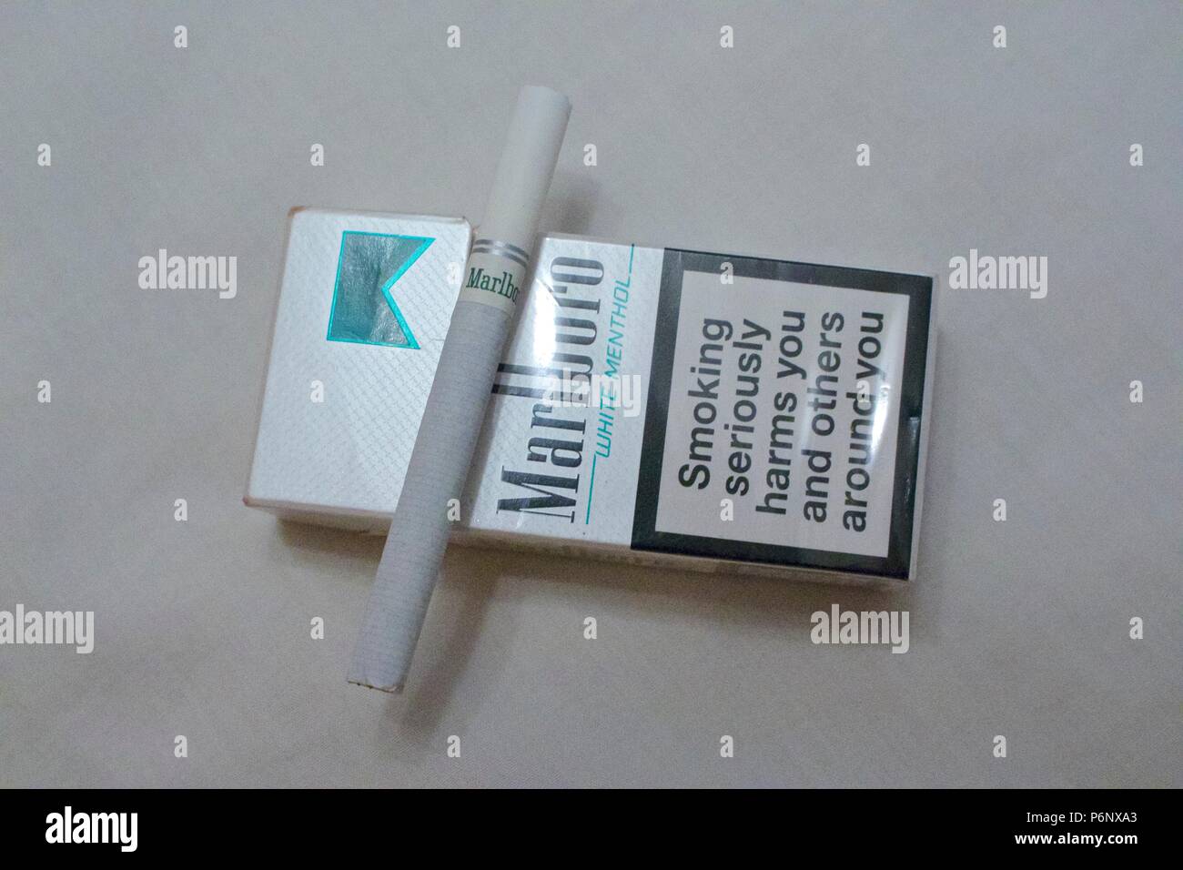 No longer on sale Marlboro White Menthol 10 pack cigarette packet with branding. Menthol cigarettes will become illegal to sell in the UK by May 2020 Stock Photo