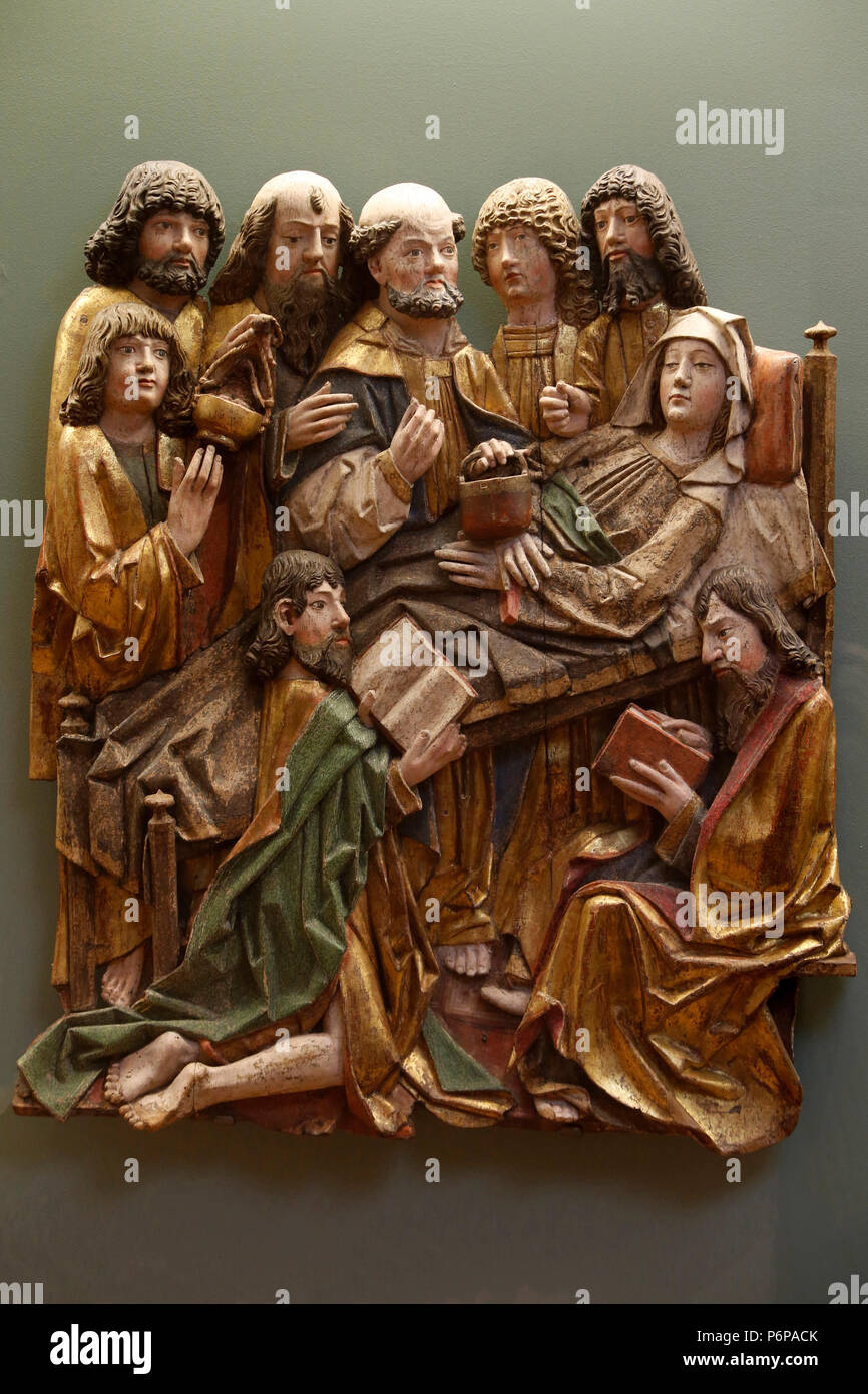 Petit Palais museum, Paris, France. Dormition de la Vierge (Virgin mary's death), late 15th century, polychrome wood (altarpiece detail). Stock Photo