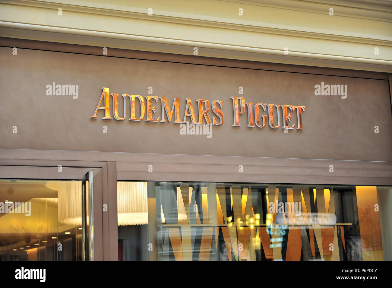 Audemars piguet store hi-res stock photography and images - Alamy