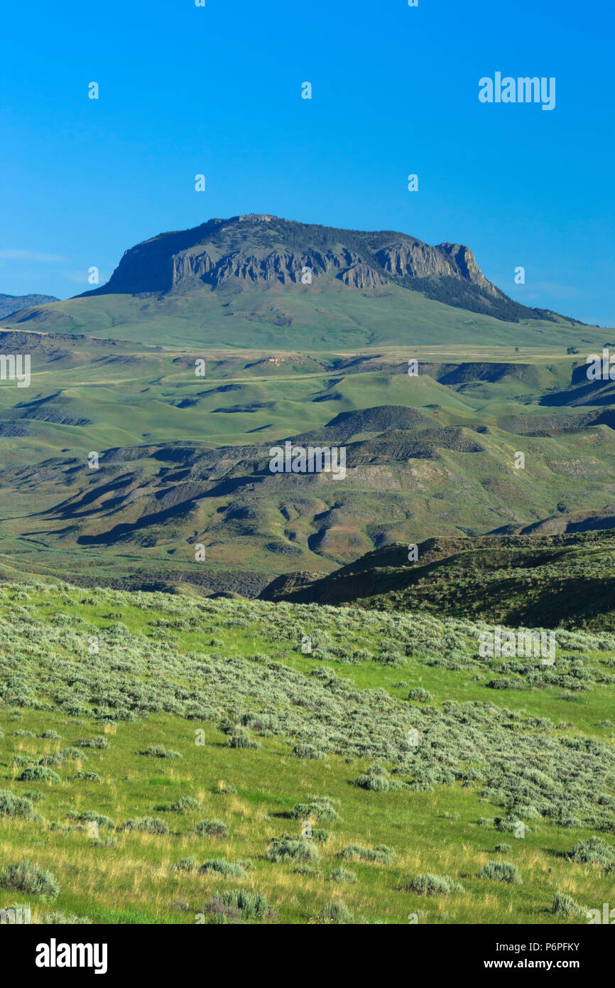 round butte above prairie hills near geraldine, montana Stock Photo Alamy