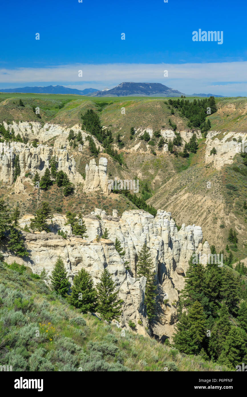 white cliffs in the arrow creek breaks below square butte near geraldine, montana Stock Photo