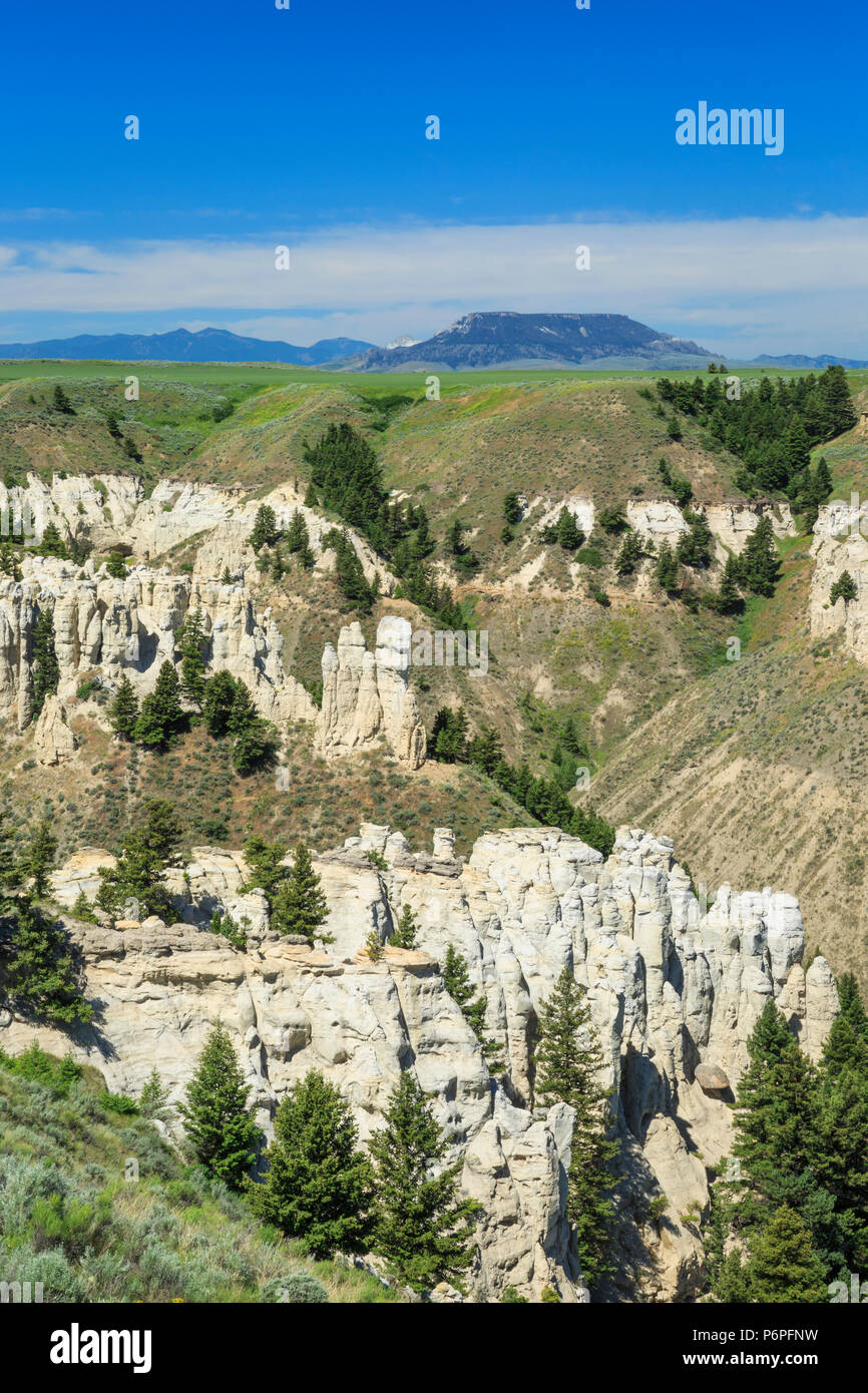 white cliffs in the arrow creek breaks below square butte near geraldine, montana Stock Photo