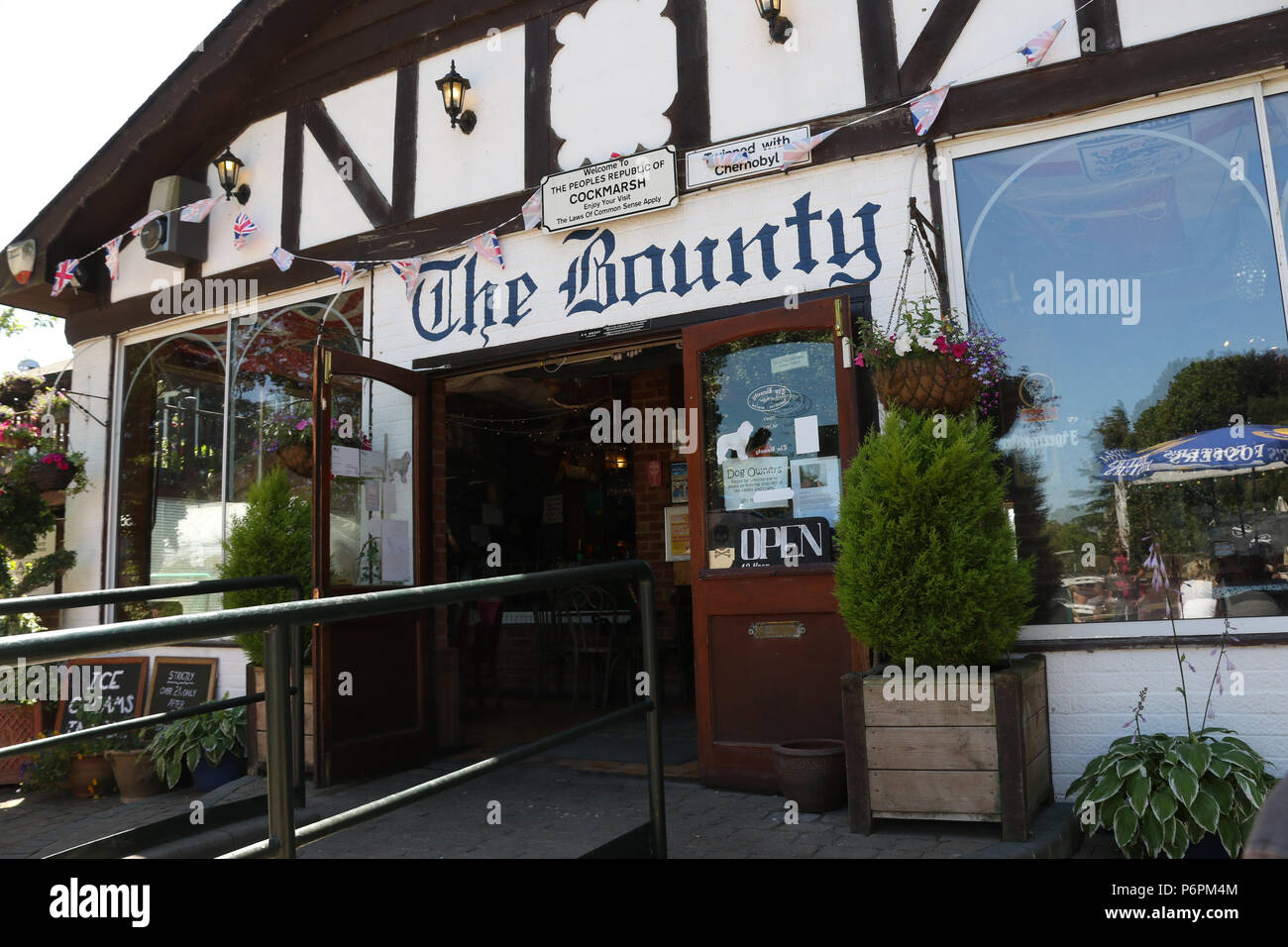 Bourne end bucks hires stock photography and images Alamy