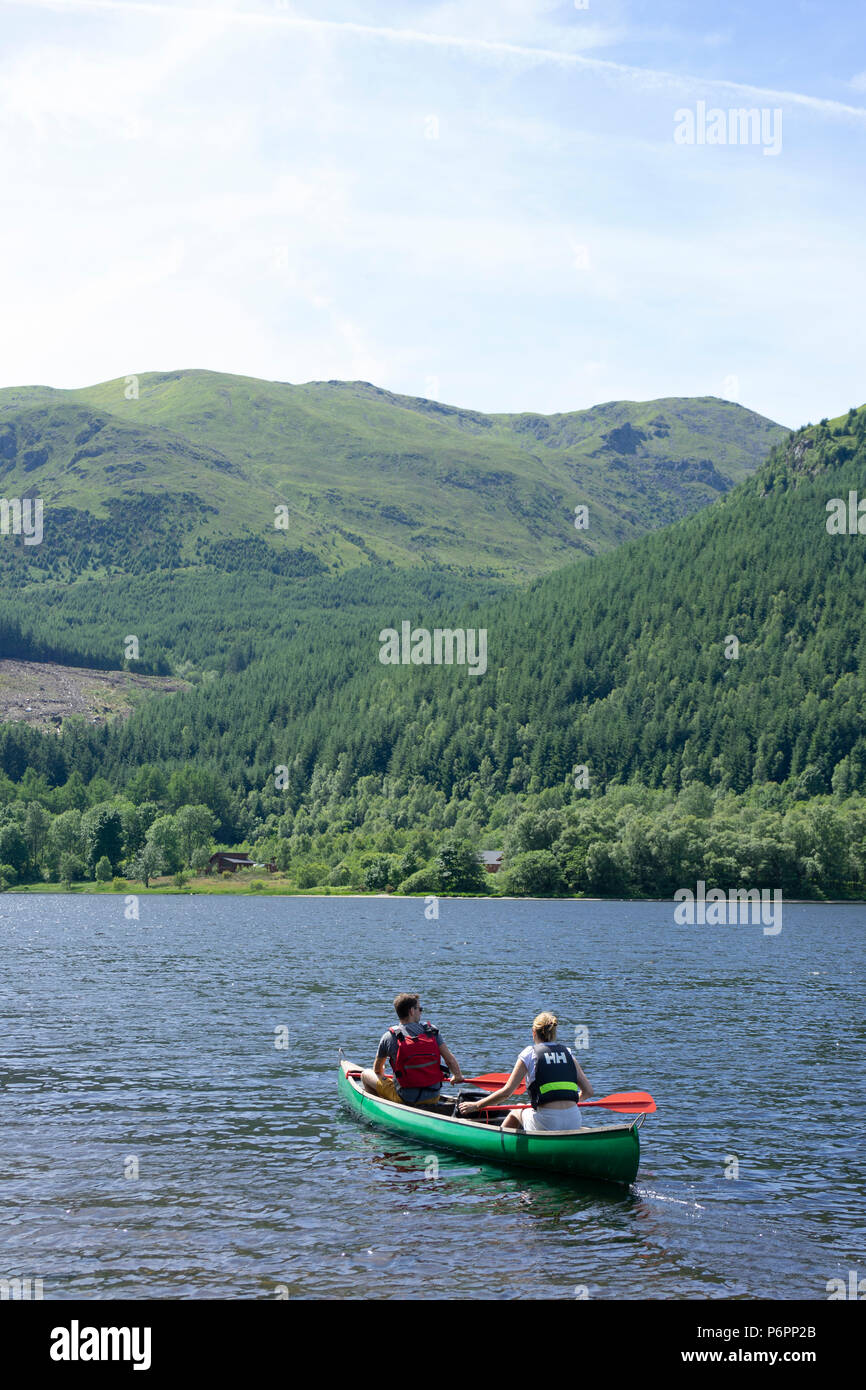 Couples who canoe Stock Photo - Alamy