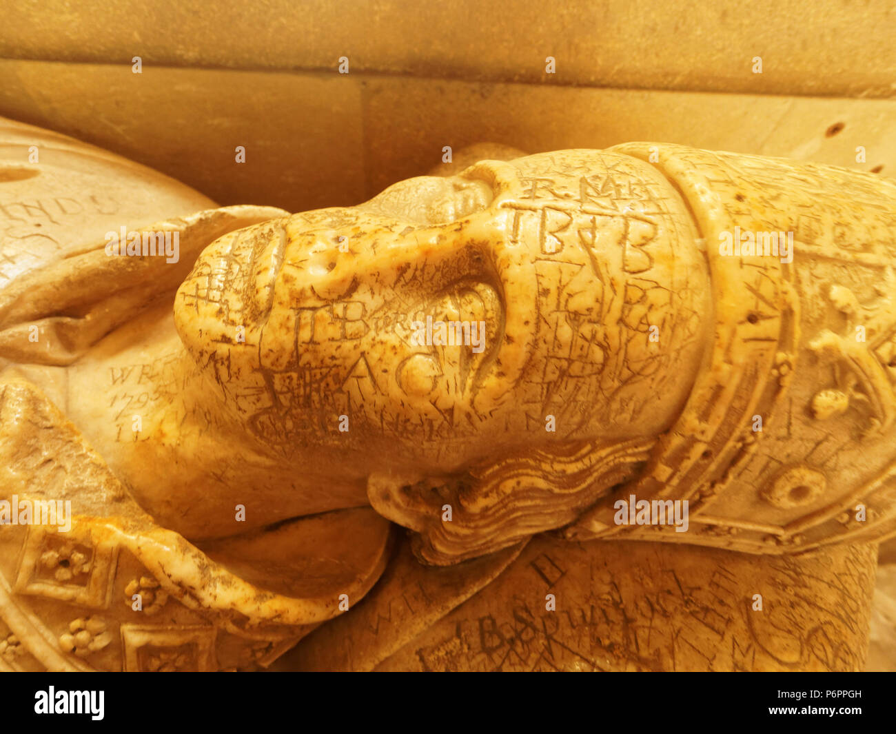 Ancient catherdral repair hires stock photography and images Alamy