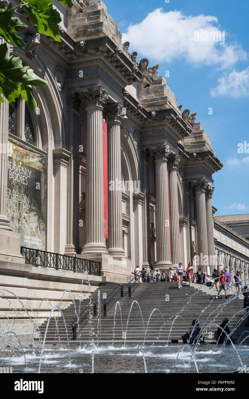 Metropolitan museum of art facade hi-res stock photography