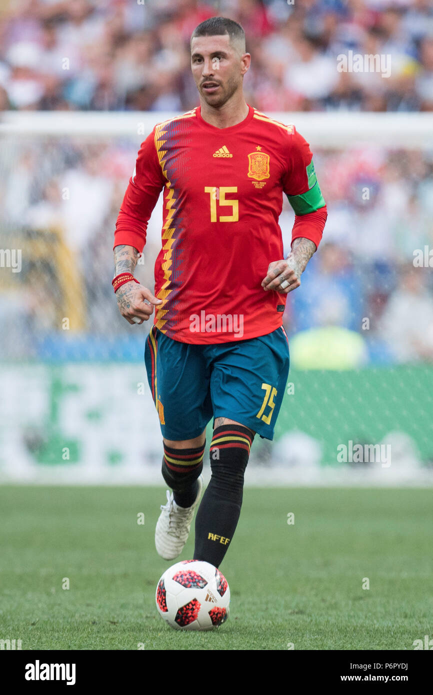 Moscow, Russland. 01st July, 2018. Sergio RAMOS (ESP) with Ball, single action with ball, action, full figure, upright format, Spain (ESP) - Russia (RUS) 3: 4 iE, Round of 16, Game 51, on 01.07.2018 in Moscow; Football World Cup 2018 in Russia from 14.06. - 15.07.2018. | usage worldwide Credit: dpa/Alamy Live News Stock Photo