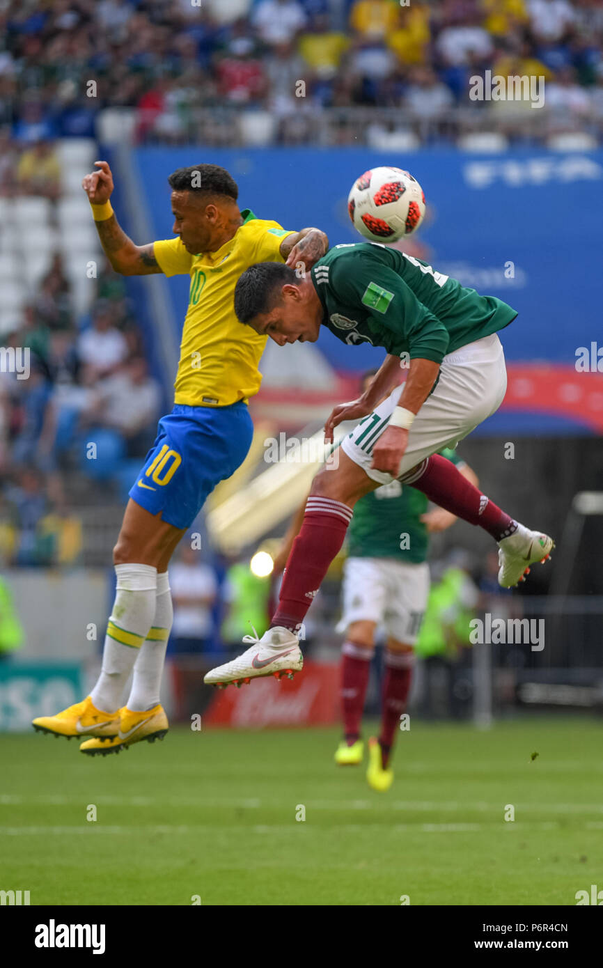 Samara Arena, Samara, Russia. 2nd July, 2018. FIFA World Cup Football, Round of 16, Brazil versus Mexico; Neymar of Brazil and Jesus Corona of Mexico challenge for a header Credit: Action Plus Sports/Alamy Live News Stock Photo