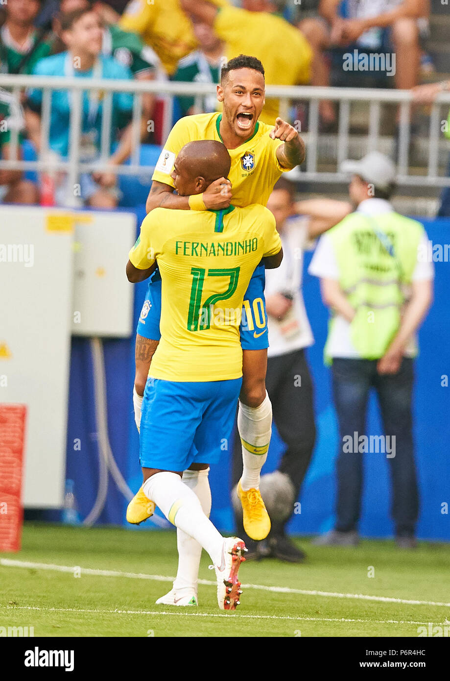 Samara, Russia. 2nd July 2018. Brasil - Mexico, Soccer, Samara, July 02, 2018 Roberto FIRMINO, BRA 20   celebrates his goal 2-0 with  NEYMAR, Bra 10  BRASIL - MEXICO FIFA WORLD CUP 2018 RUSSIA, Best of 16, Season 2018/2019,  July 02, 2018 Stadium in Samara, Russia. © Peter Schatz / Alamy Live News Stock Photo