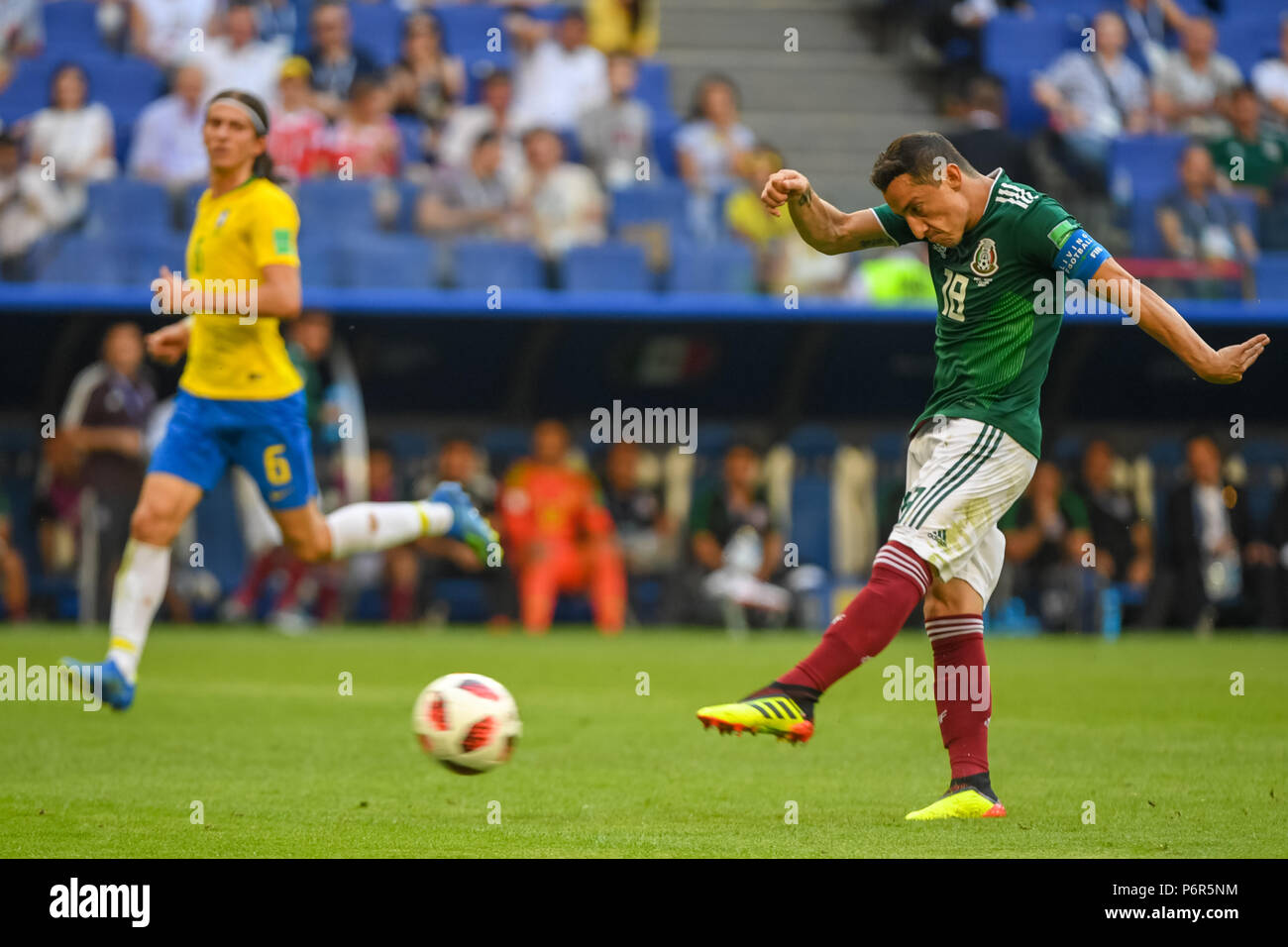 Samara Arena, Samara, Russia. 2nd July, 2018. FIFA World Cup Football, Round of 16, Brazil versus Mexico; Andres Guardado of Mexico shooting on goal Credit: Action Plus Sports/Alamy Live News Stock Photo