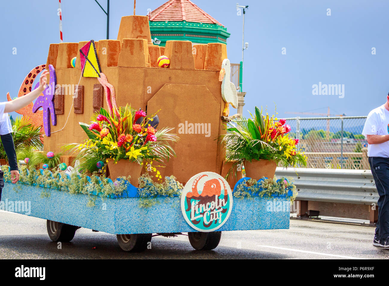 Oregon Rose Float Portland, Oregon, USA - June 9, 2018: Travel Lincoln City Mini-Float in ...