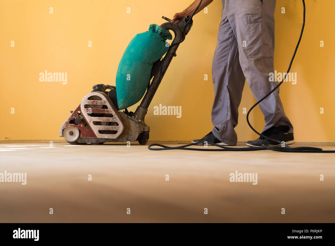 Виды циклевочных машин для деревянного пола