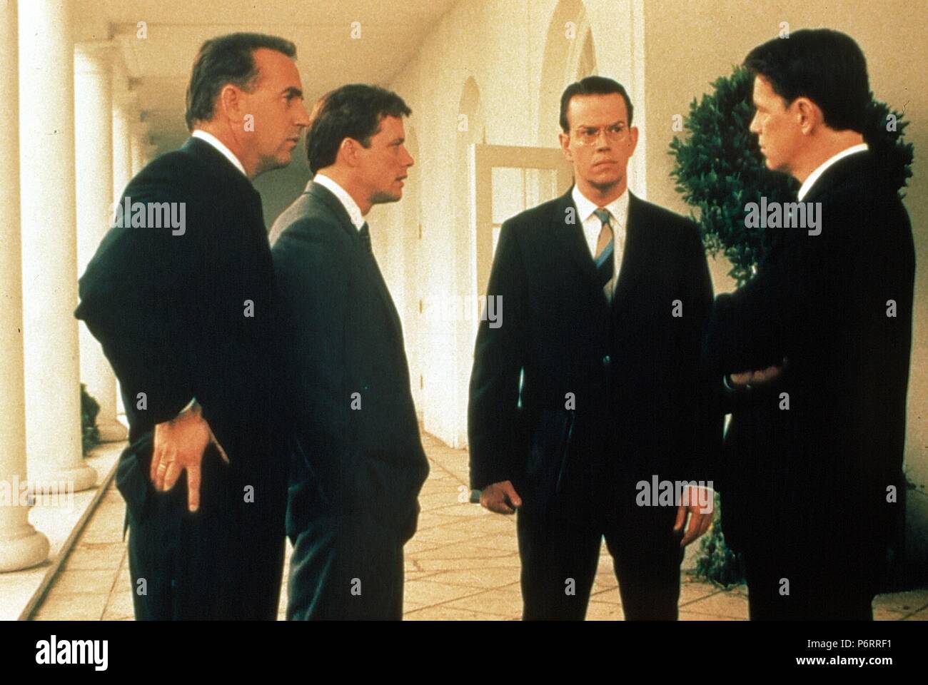 Thirteen Days Year : 2000 USA Director : Roger Donaldson Kevin Costner