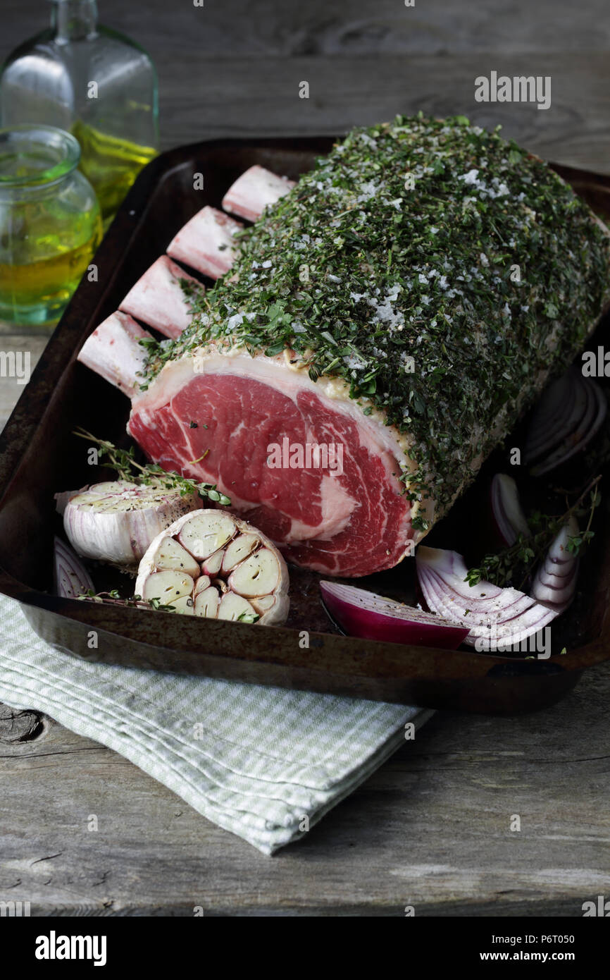 Rack of beef ready to go into the oven Stock Photo - Alamy