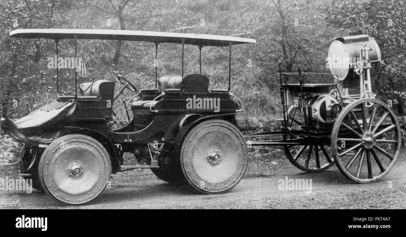 1905 Arrol Johnston as delivered to The Sudan, complete with searchlight trailer, dynamo and canopy. Stock Photo
