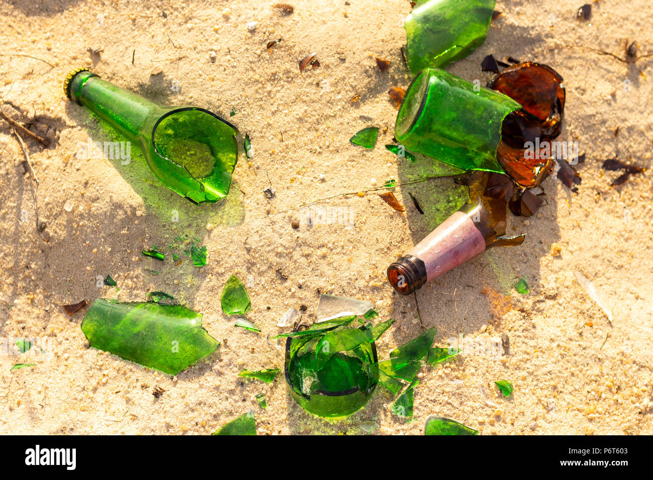 Smashed beer bottles hires stock photography and images Alamy