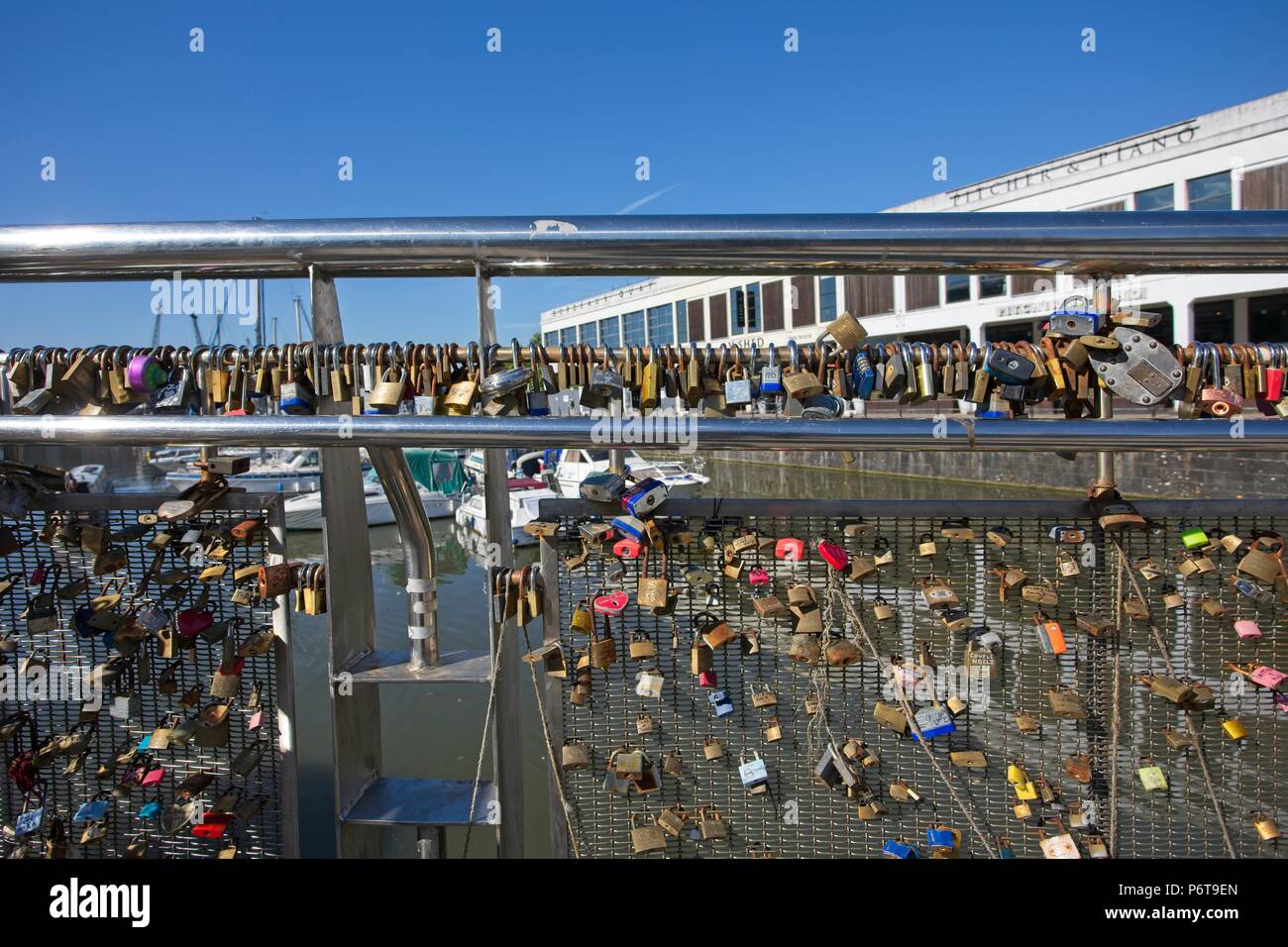 Bristol bridge padlocks hires stock photography and images Alamy