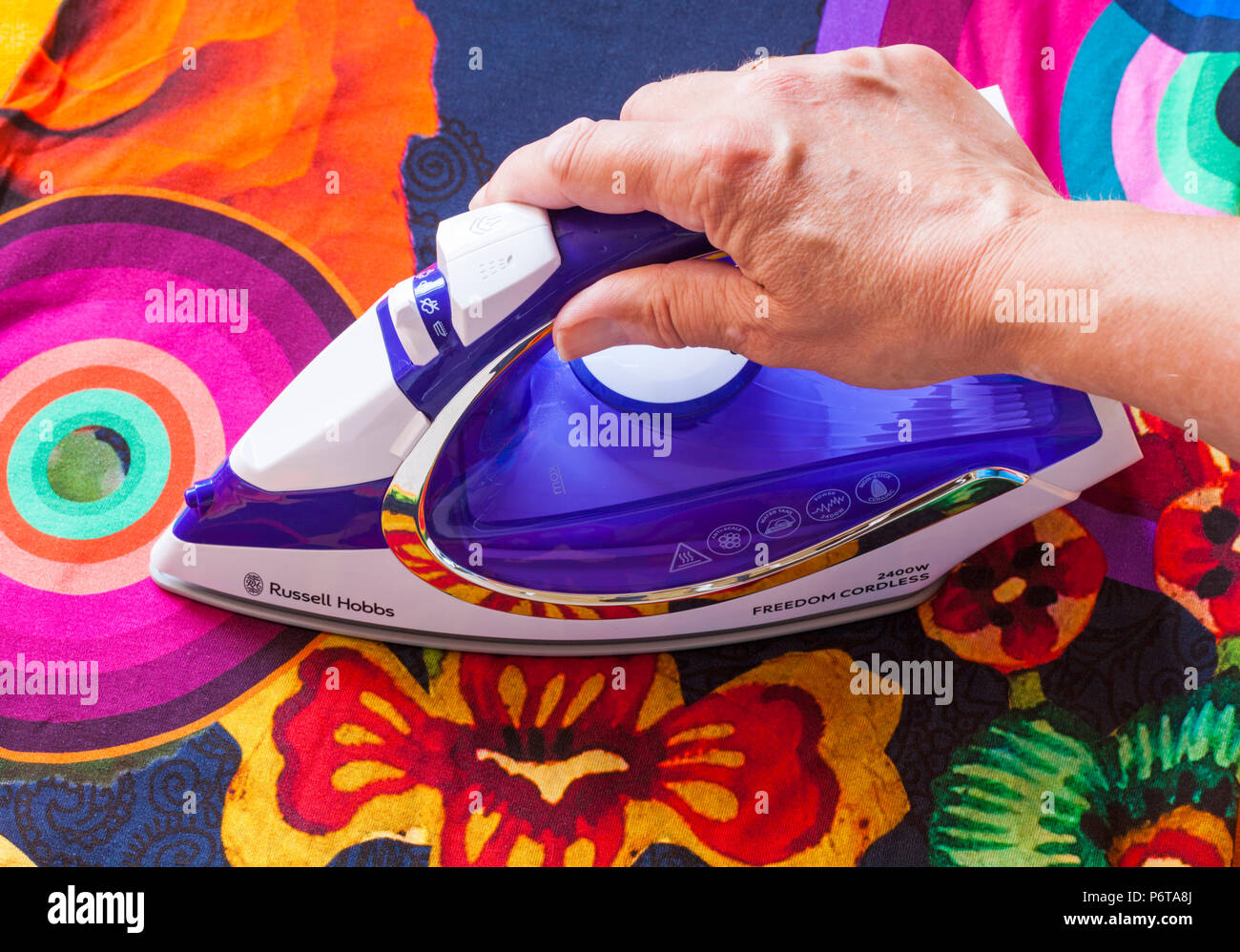 Russell hobbs freedom cordless iron deals