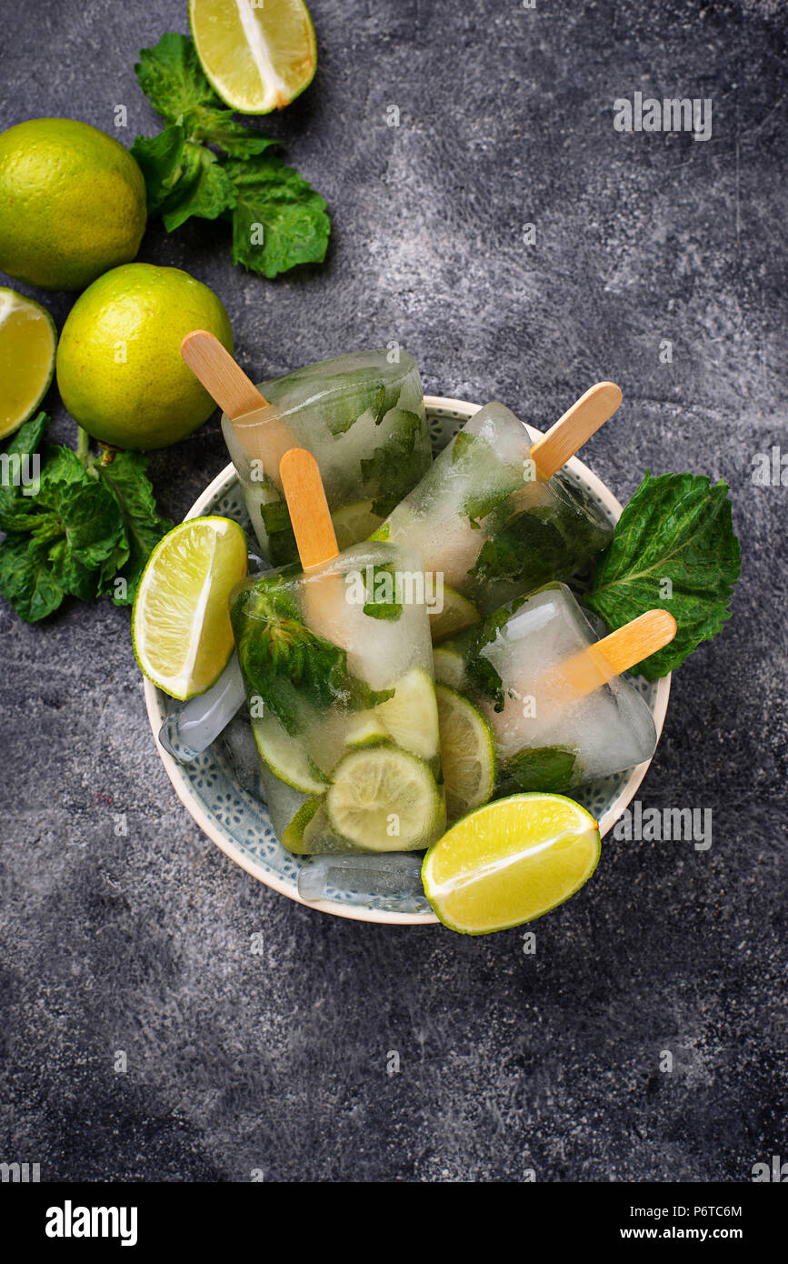 Rum ice cream hires stock photography and images Alamy