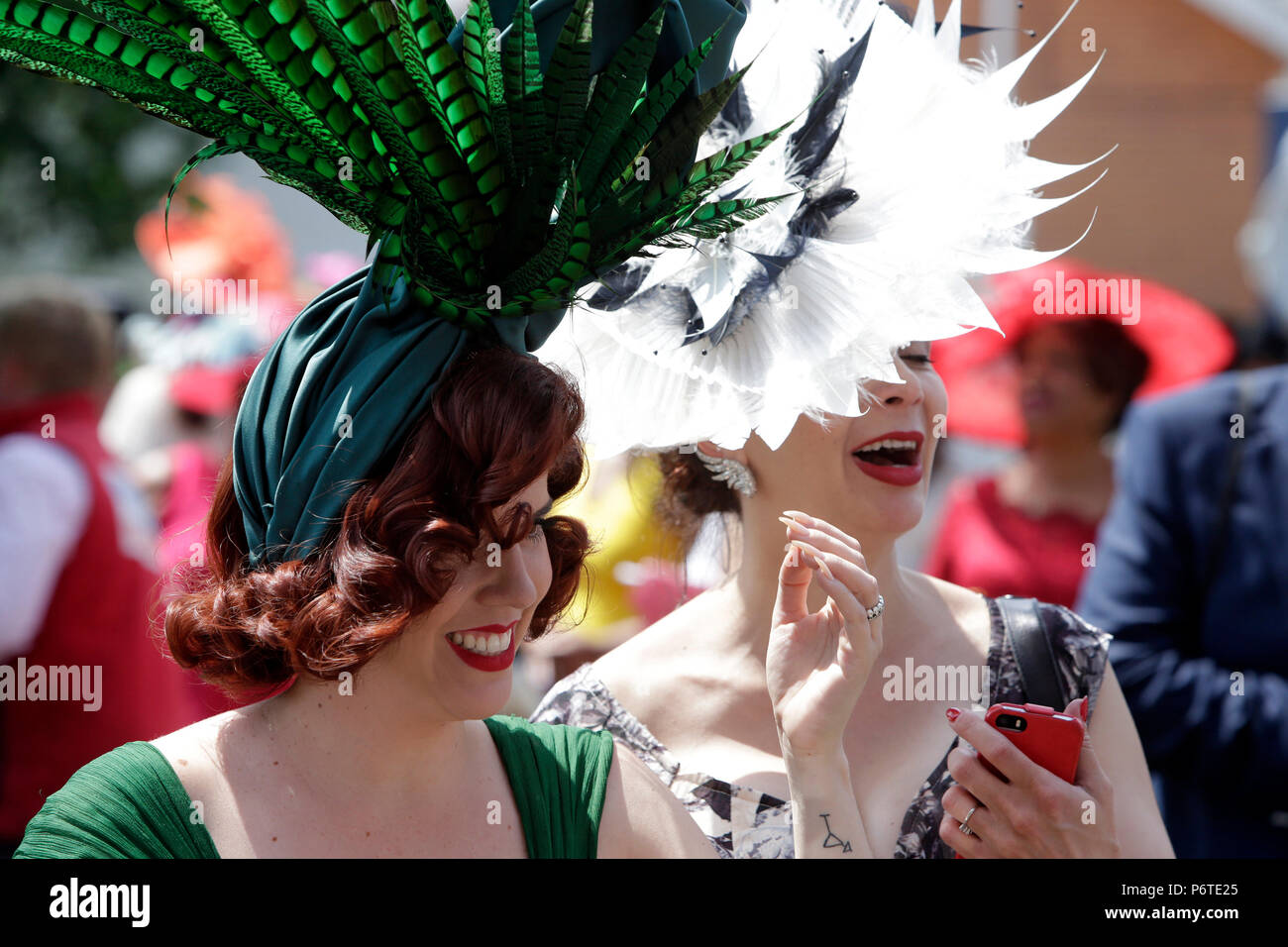 Ascot ladies day hi-res stock photography and images - Alamy