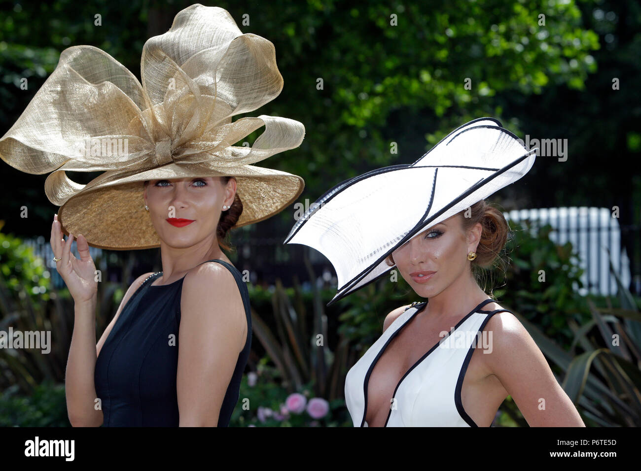 Royal Ascot, Fashion on Ladies Day, at the racecourse Stock Photo