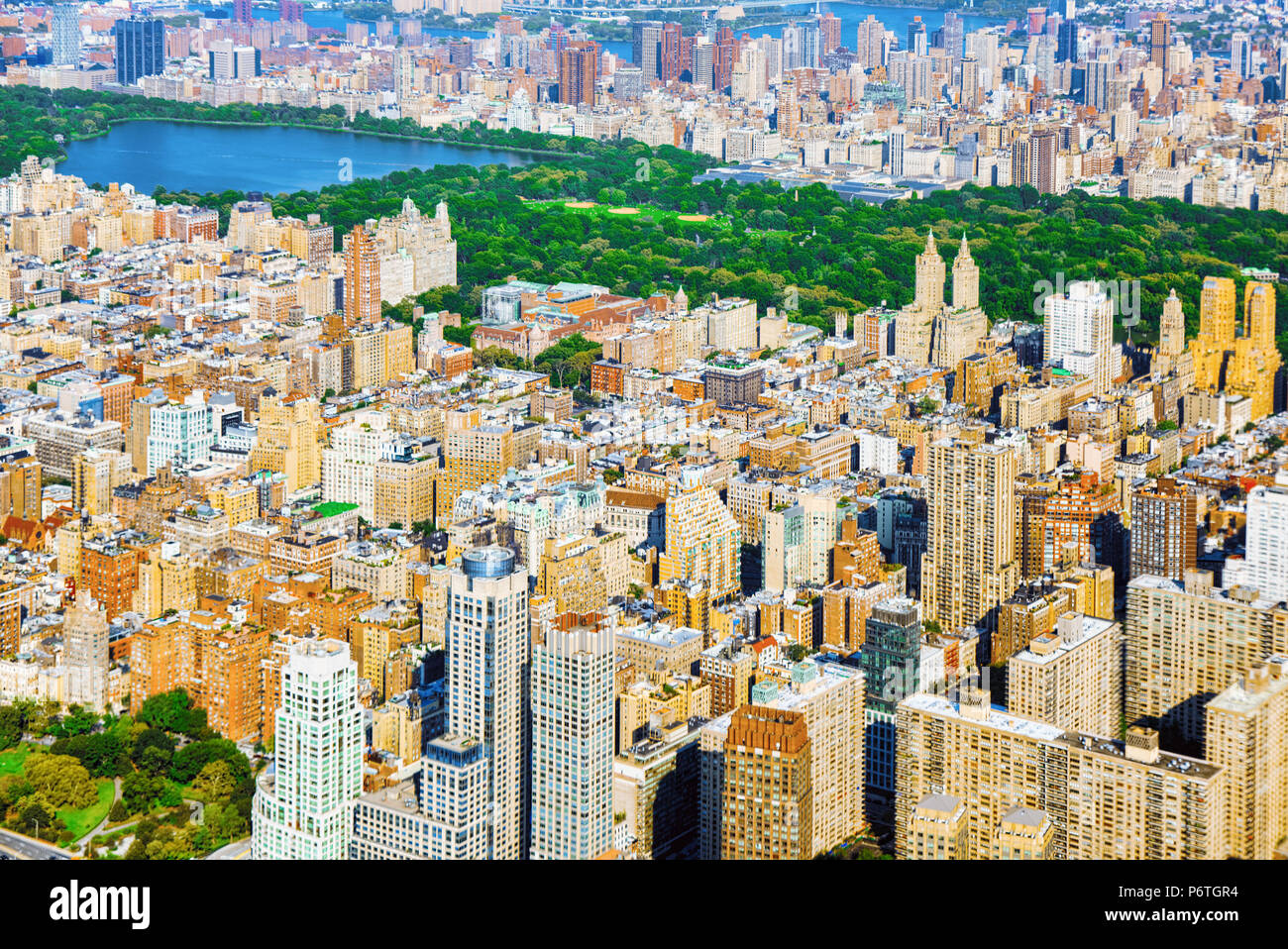Fly over, view of New York, Manhattan and Central park from a bird's ...