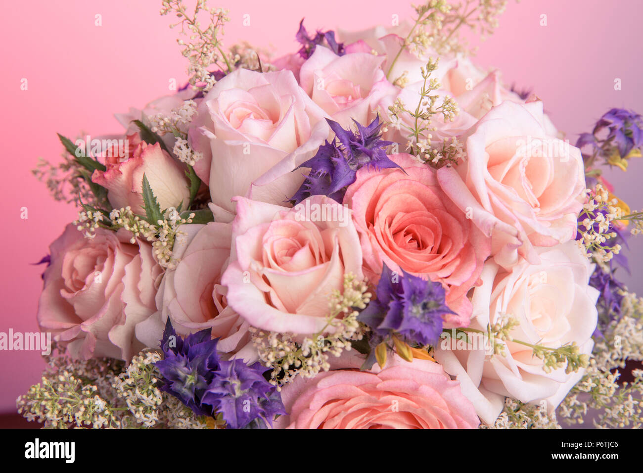 Pink roses bouquet Stock Photo - Alamy