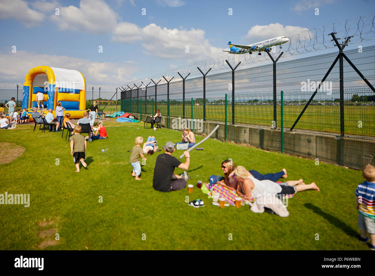 Manchester pub airport hi-res stock photography and images - Alamy