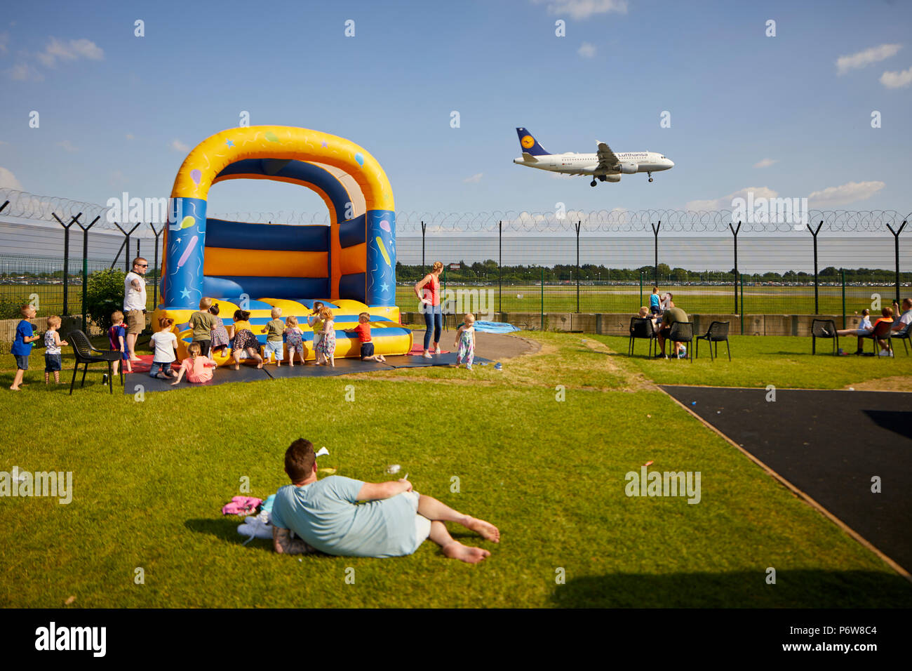 Airport pub manchester airport hi-res stock photography and images - Alamy