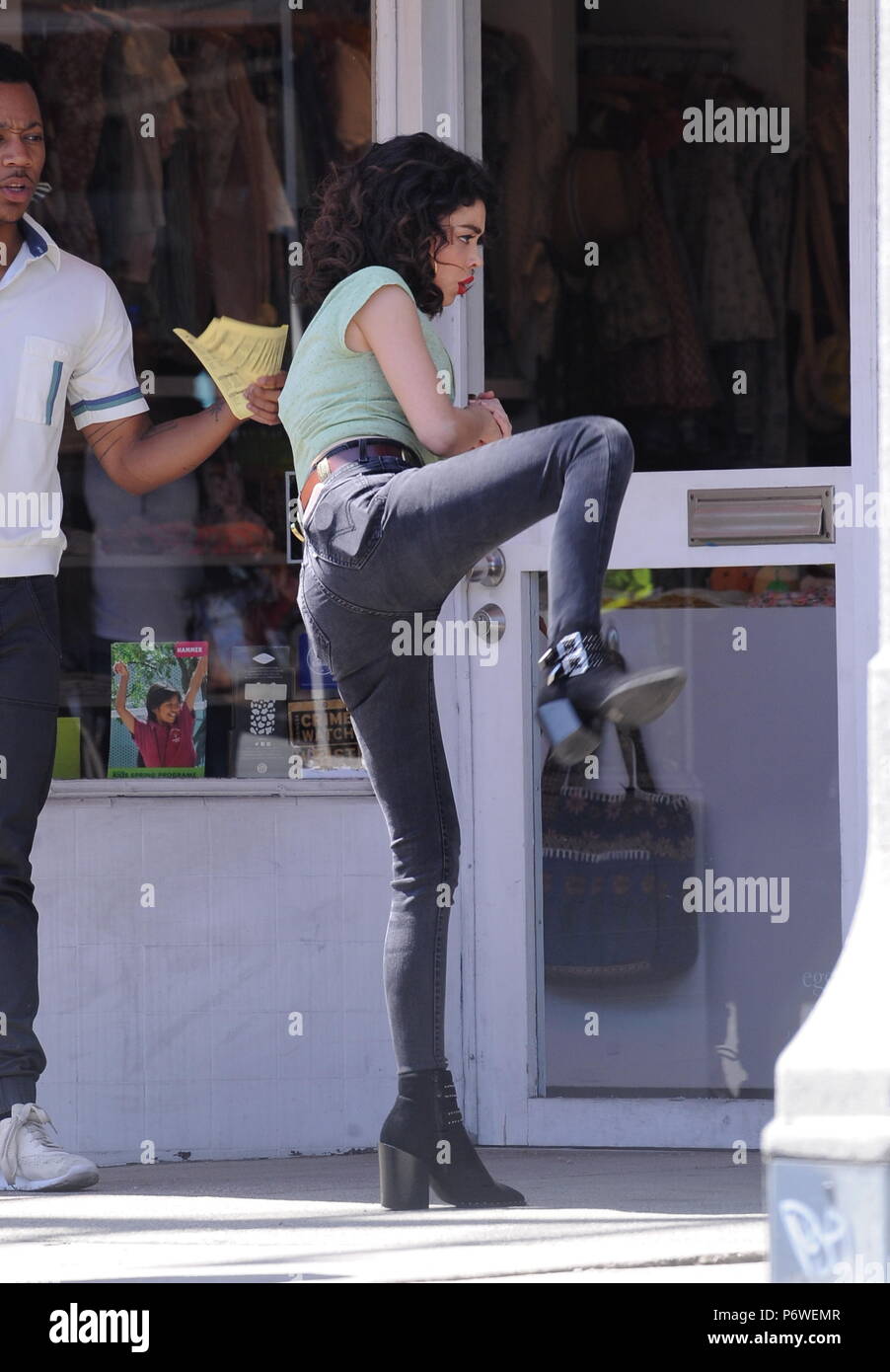 Sarah Hyland Malfunction