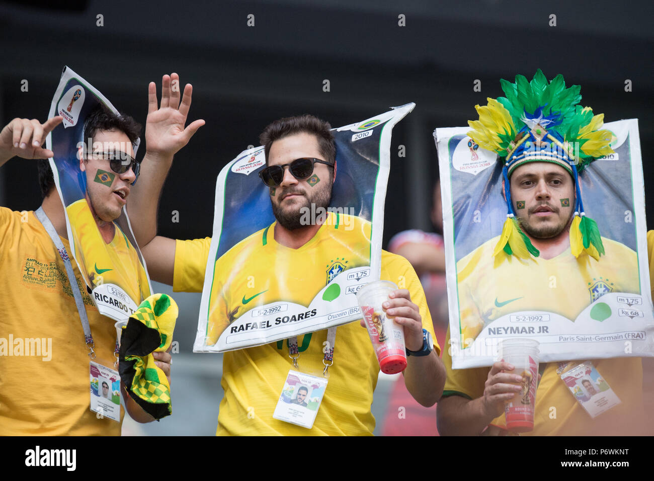Samara, Russland. 02nd July, 2018. Brazilian fans disguised as football stickers, fan, fans, spectators, supporters, supporters, half figure, half figure, Brazil (BRA) - Mexico (RUS) 2: 0, round of 16, match 53, on 02.07.2018 in Samara; Football World Cup 2018 in Russia from 14.06. - 15.07.2018. | usage worldwide Credit: dpa/Alamy Live News Stock Photo