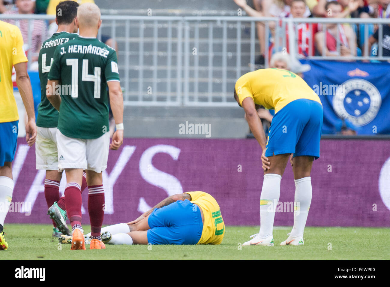 NEYMAR (BRA) is lying on the ground, injury, lying, pain, pain, whole figure, Brazil (BRA) - Mexico (RUS) 2: 0, knockout round, match 53, on 02.07.2018 in Samara; Football World Cup 2018 in Russia from 14.06. - 15.07.2018. | usage worldwide Stock Photo