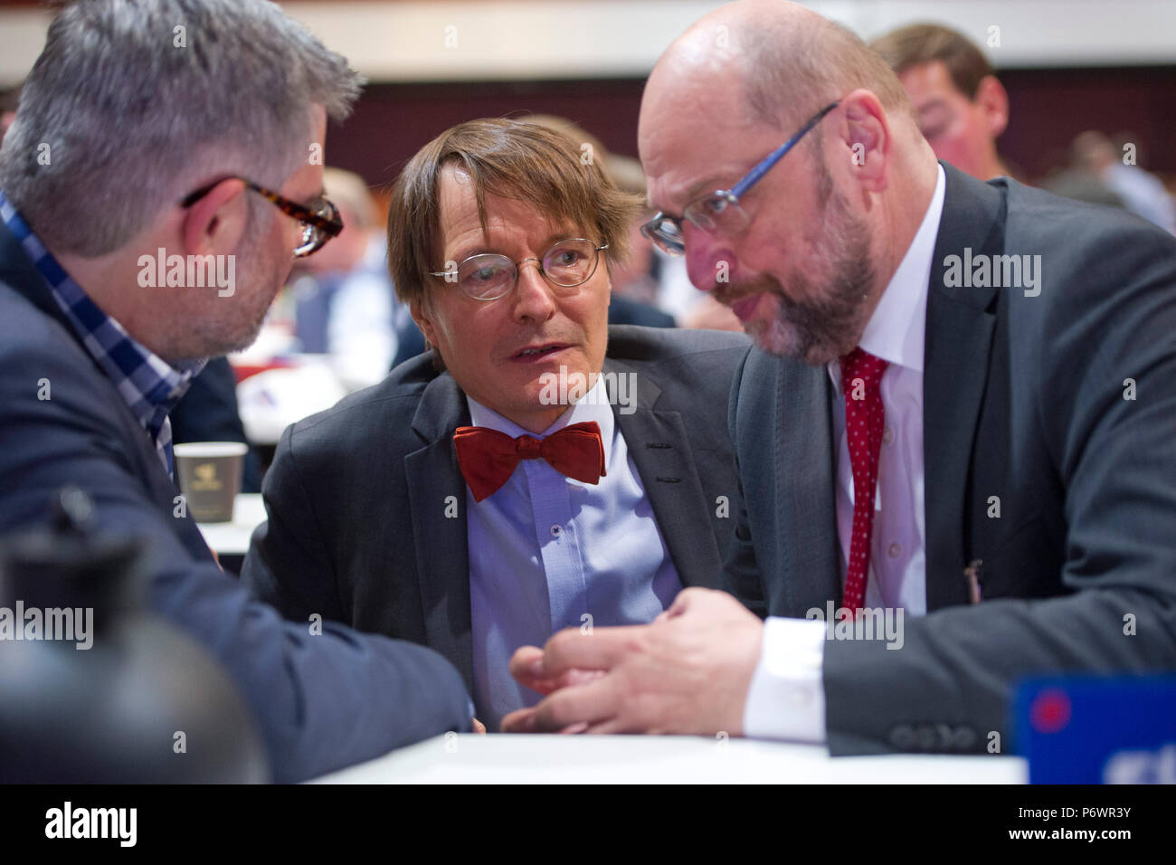 from left: Dietmar NIETAN, SPD treasurer, Karl LAUTERBACH, SPD health expert, Martin SCHULZ, former SPD chairman, Ordinary national party conference of the NRWSPD in Bochum on 23.06.2018. | usage worldwide Stock Photo