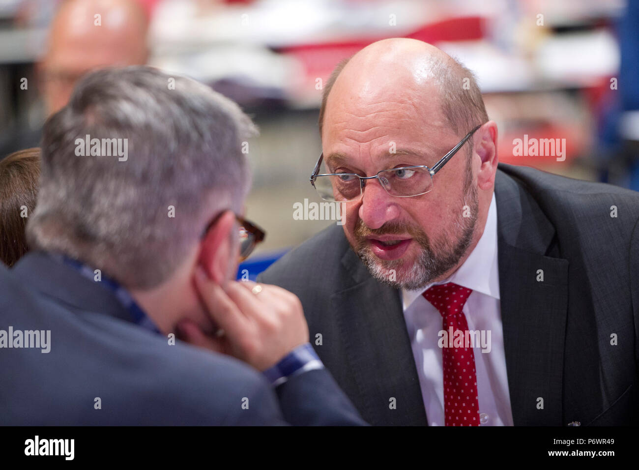 from left: Dietmar NIETAN, SPD treasurer, Martin SCHULZ, former SPD chairman, Ordinary national party convention of the NRWSPD in Bochum on 23.06.2018. | usage worldwide Stock Photo